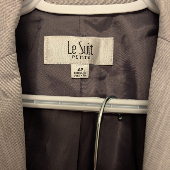 Le Suit Women's Gray Blazer and Skirt Set BNWT - Picture 7 of 9